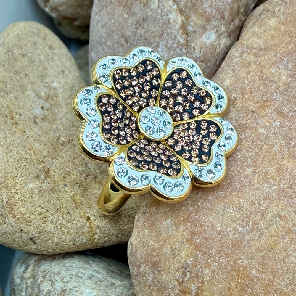 Austrian Crystal Floral Ring Goldtone Champagne White Sz 7 NWT Daisy Inspired
